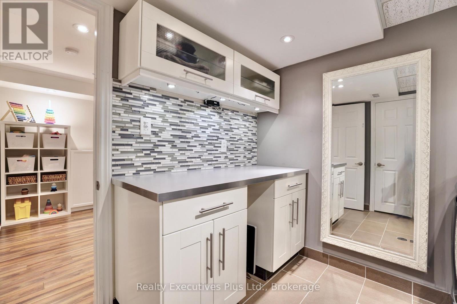 2009 Erika Court, Oakville, Ontario  L6M 4R4 - Photo 42 - W13175270