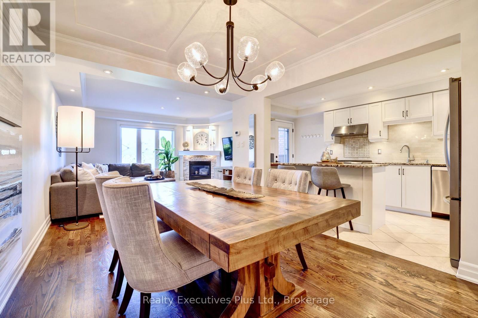 2009 Erika Court, Oakville, Ontario  L6M 4R4 - Photo 8 - W13175270