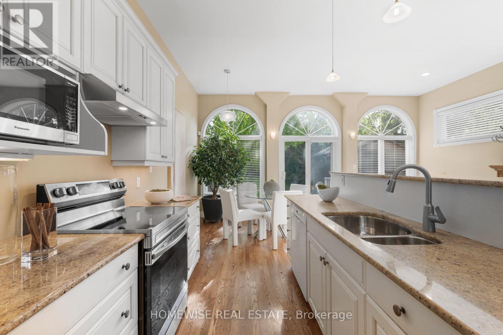 176 Rumsey Road, Toronto, Ontario  M4G 1P5 - Photo 11 - C13175058