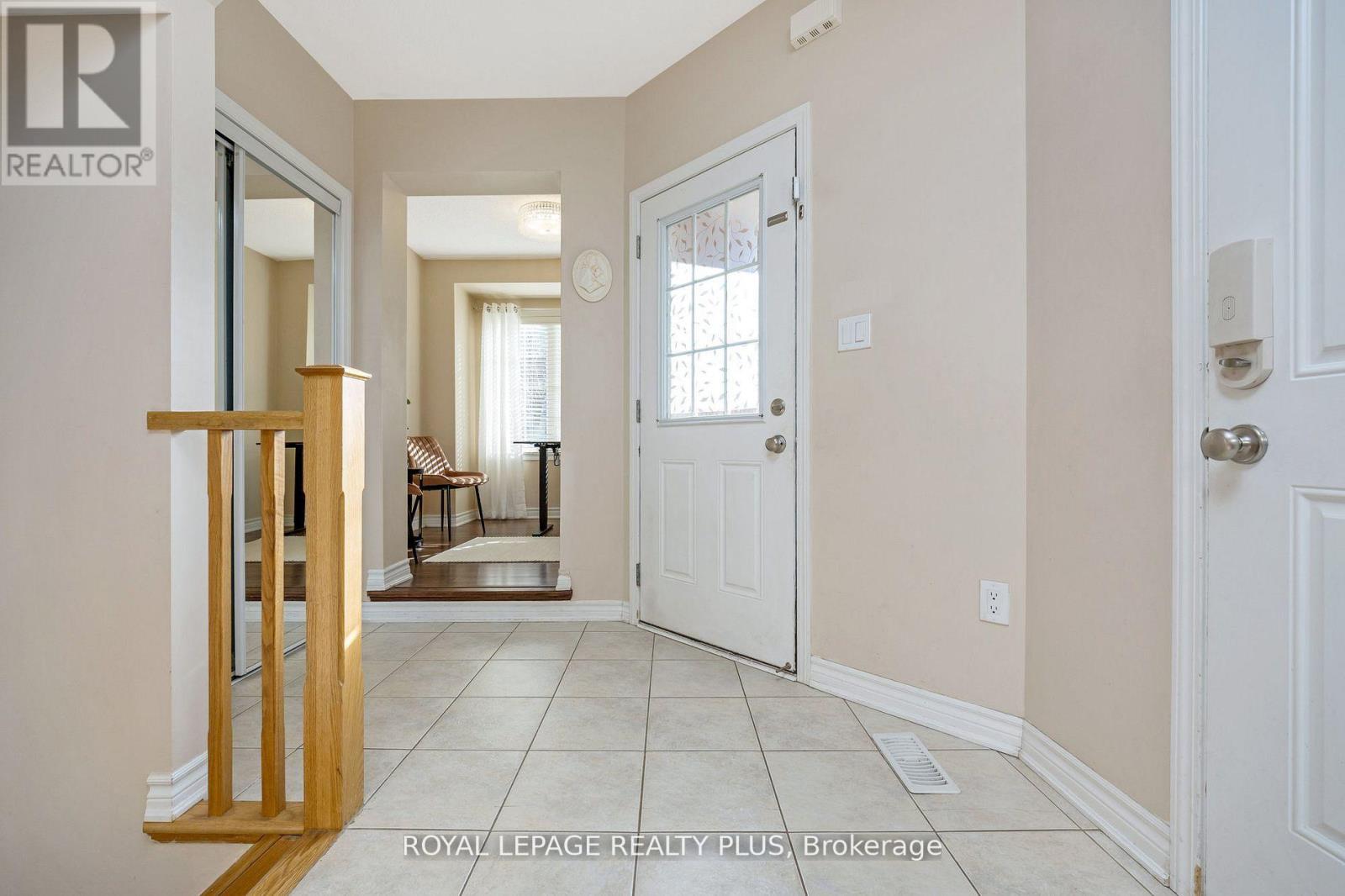 1542 Gainer Crescent, Milton, Ontario  L9T 0Y3 - Photo 3 - W13174658