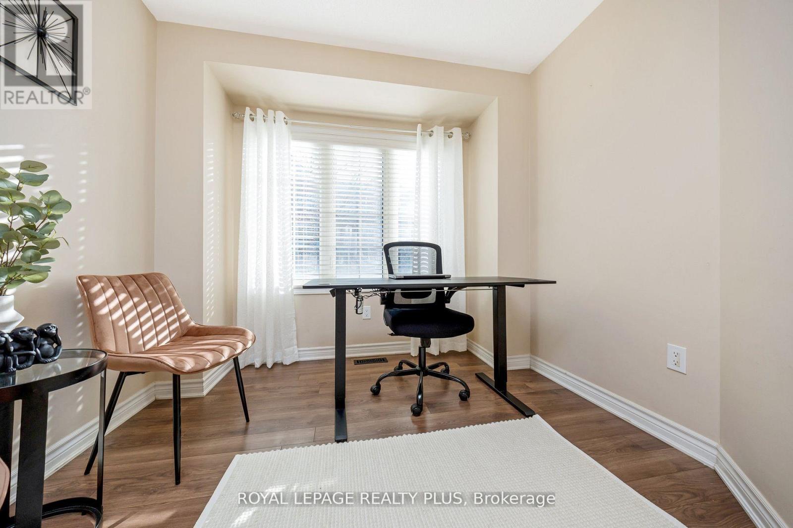 1542 Gainer Crescent, Milton, Ontario  L9T 0Y3 - Photo 5 - W13174658