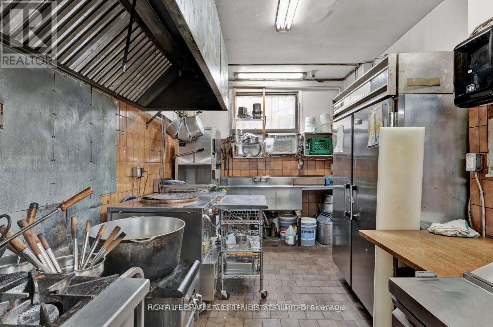 3007 Lake Shore Boulevard W, Toronto, Ontario  M8V 1K2 - Photo 6 - W13174692