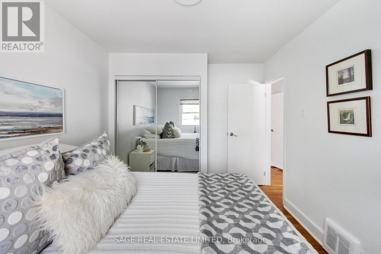 35 Blakley Avenue, Toronto, Ontario  M6N 3Y4 - Photo 23 - W13174828