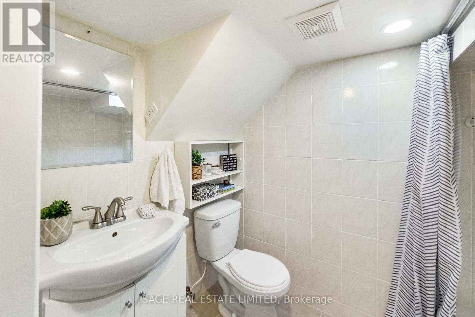 35 Blakley Avenue, Toronto, Ontario  M6N 3Y4 - Photo 24 - W13174828