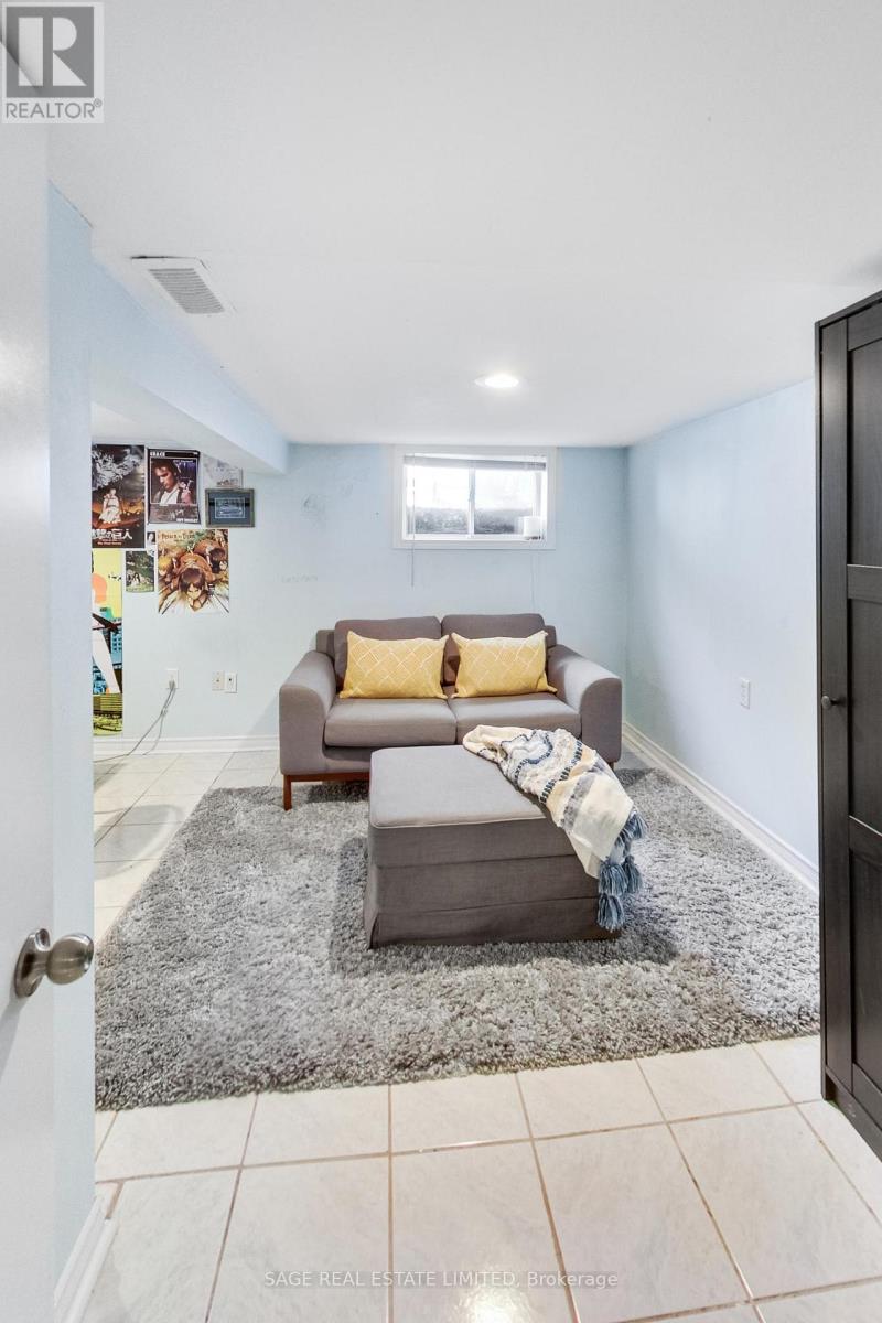 35 Blakley Avenue, Toronto, Ontario  M6N 3Y4 - Photo 30 - W13174828