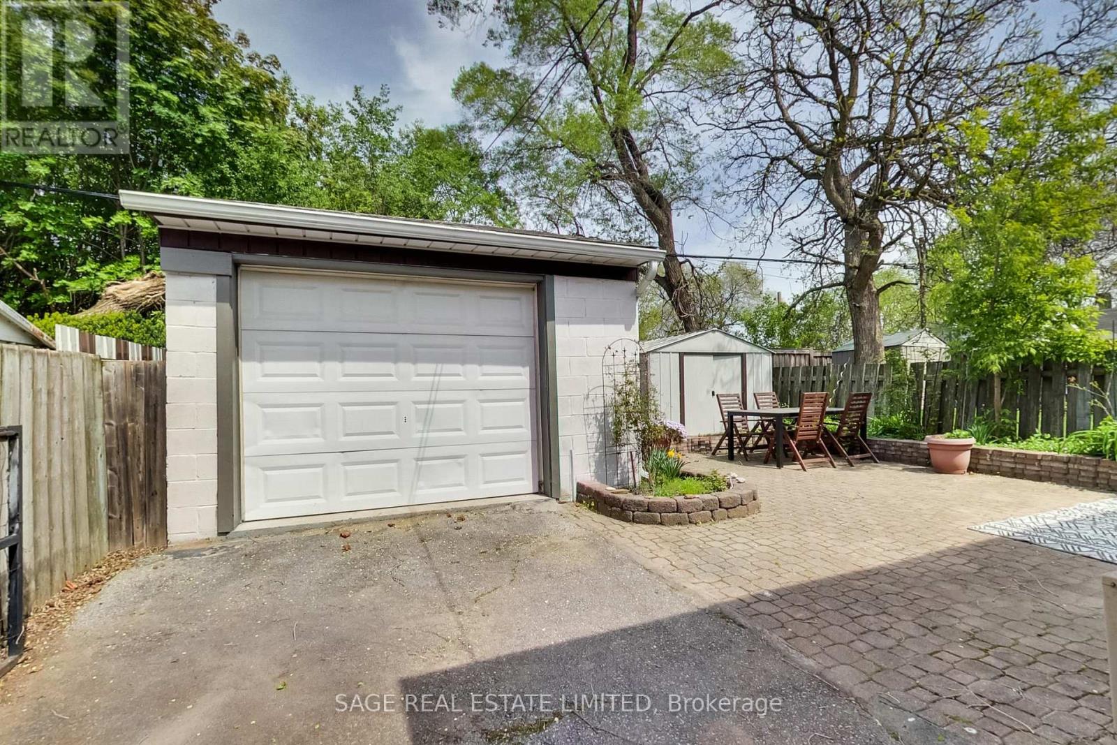35 Blakley Avenue, Toronto, Ontario  M6N 3Y4 - Photo 34 - W13174828