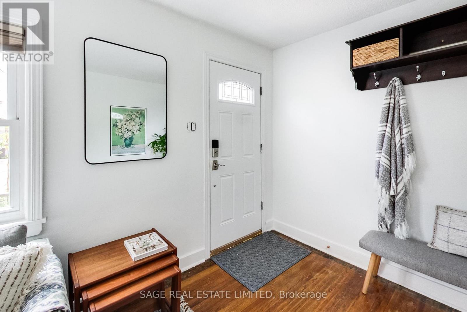 35 Blakley Avenue, Toronto, Ontario  M6N 3Y4 - Photo 6 - W13174828