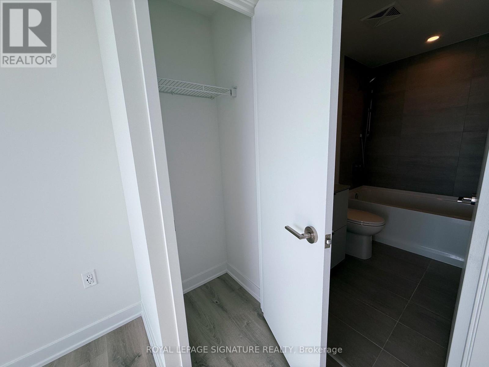 1911 - 1 Fairview Road E, Mississauga, Ontario  L5A 4C6 - Photo 15 - W13174842