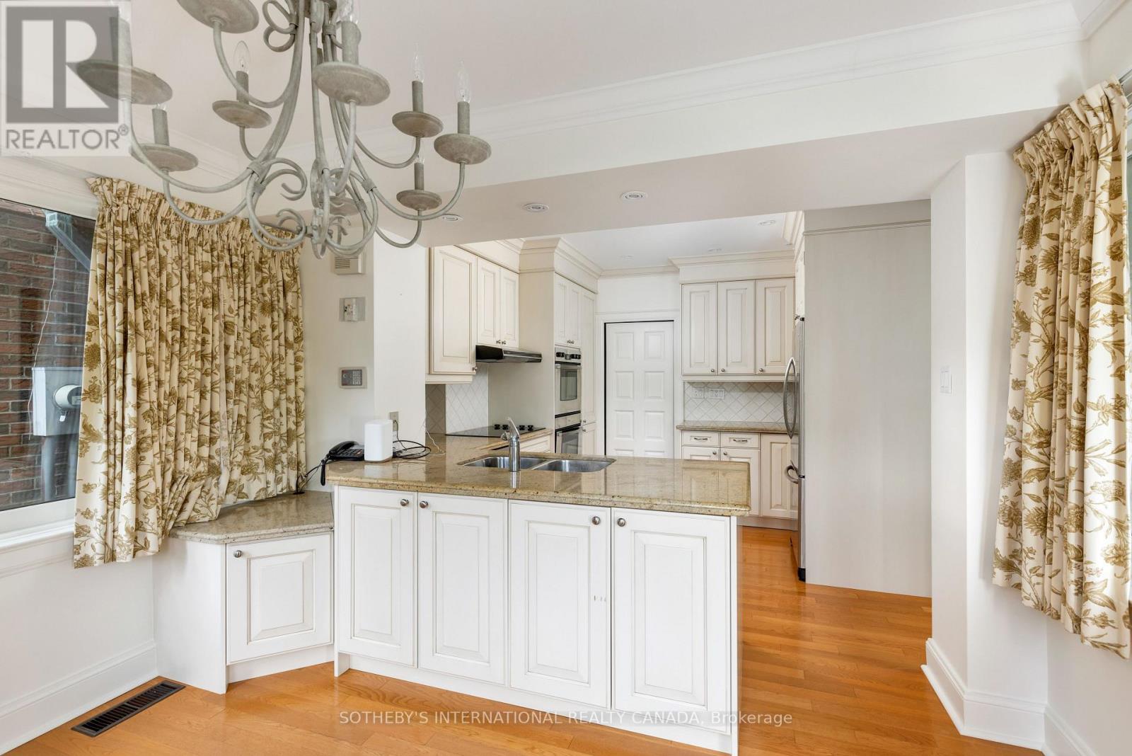 38 Edenbrook Hill, Toronto, Ontario  M9A 3Z6 - Photo 11 - W13174856