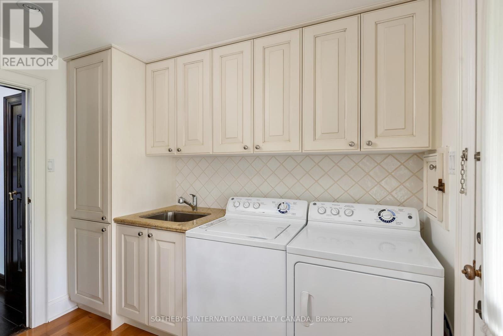 38 Edenbrook Hill, Toronto, Ontario  M9A 3Z6 - Photo 12 - W13174856