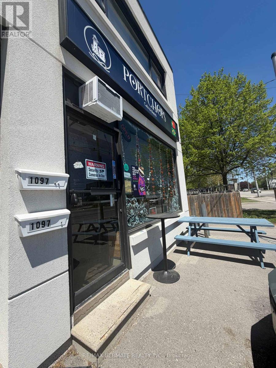 1097 Lakeshore Road E, Mississauga, Ontario  L5E 1E8 - Photo 2 - W13174898