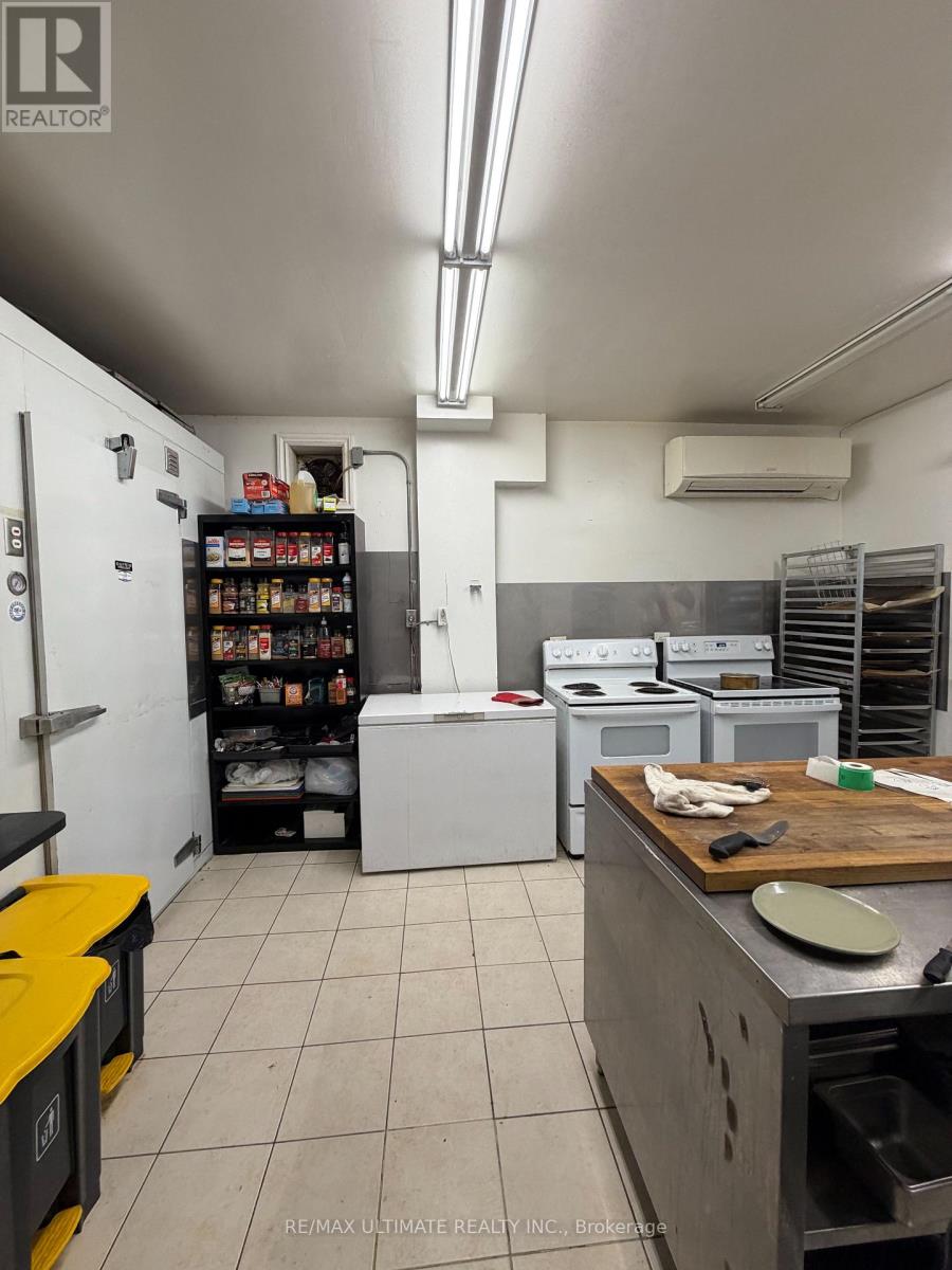1097 Lakeshore Road E, Mississauga, Ontario  L5E 1E8 - Photo 8 - W13174898
