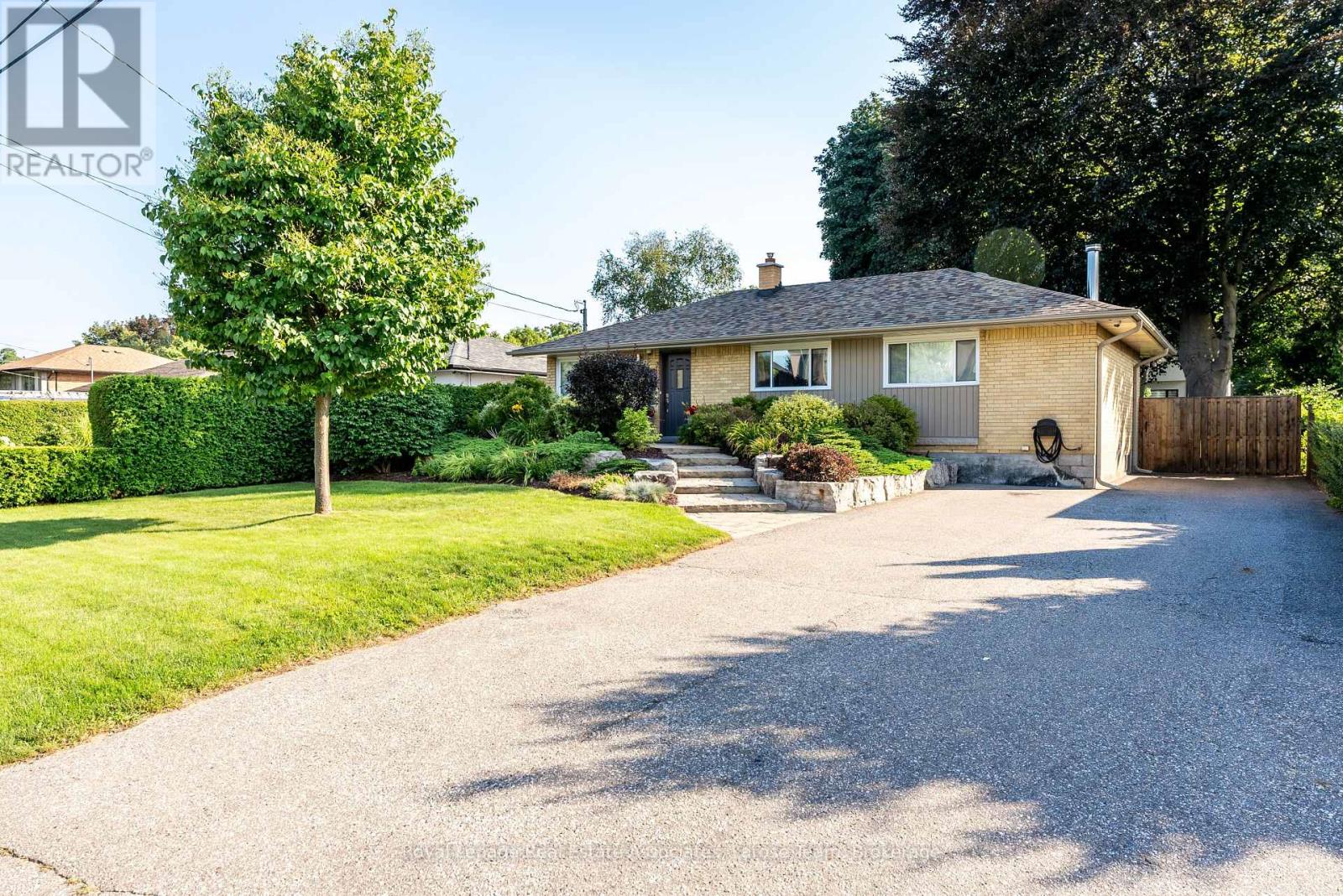 2176 Florian Road, Mississauga, Ontario  L5A 2M4 - Photo 2 - W13175034