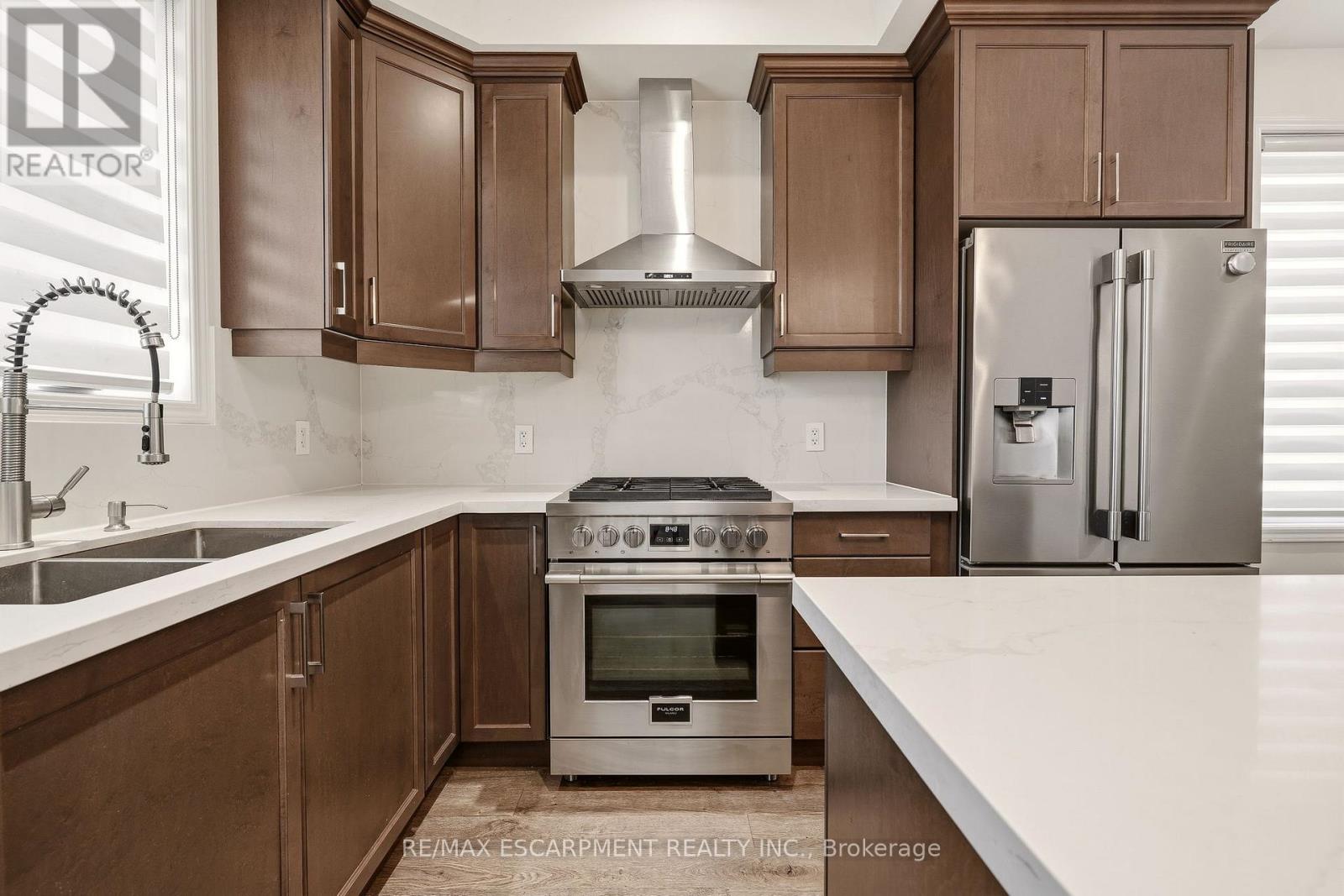 1364 Sycamore Garden, Milton, Ontario  L9E 1R3 - Photo 10 - W13175164