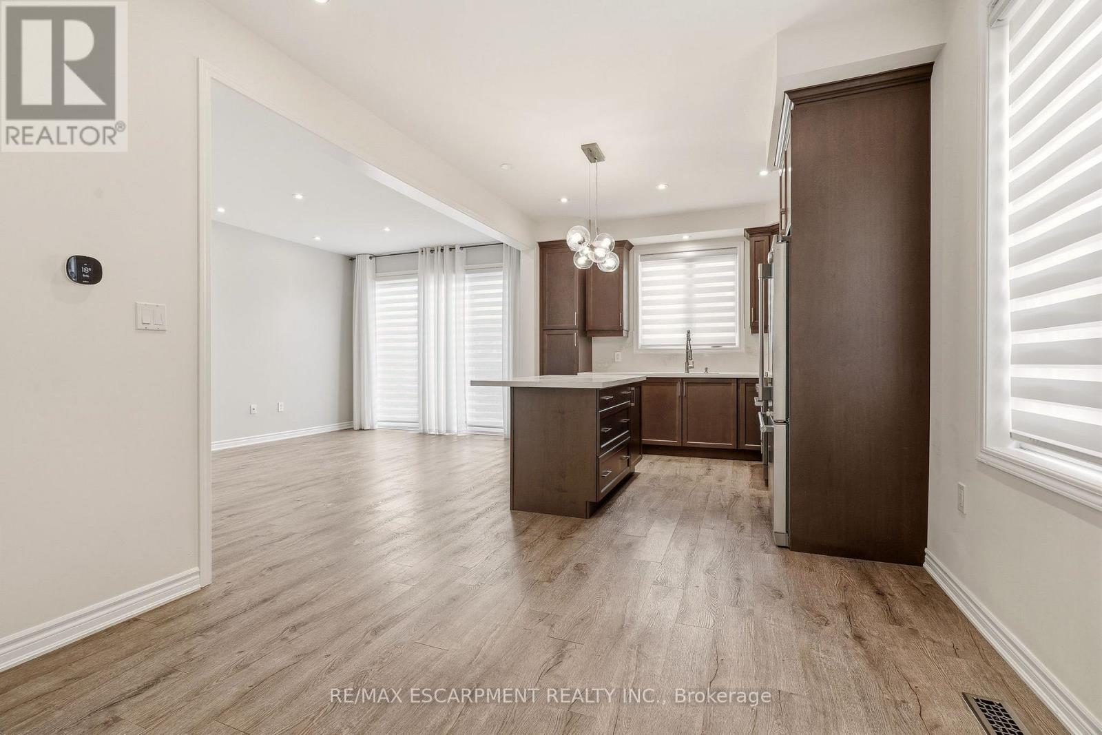 1364 Sycamore Garden, Milton, Ontario  L9E 1R3 - Photo 13 - W13175164