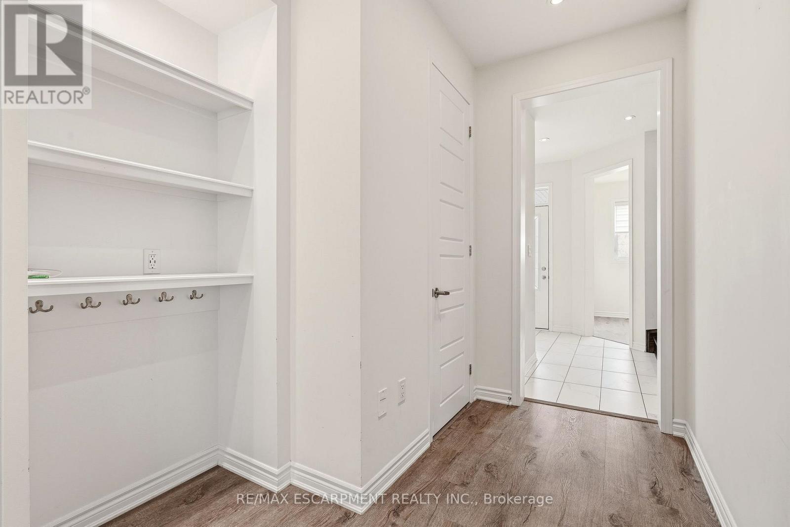 1364 Sycamore Garden, Milton, Ontario  L9E 1R3 - Photo 19 - W13175164