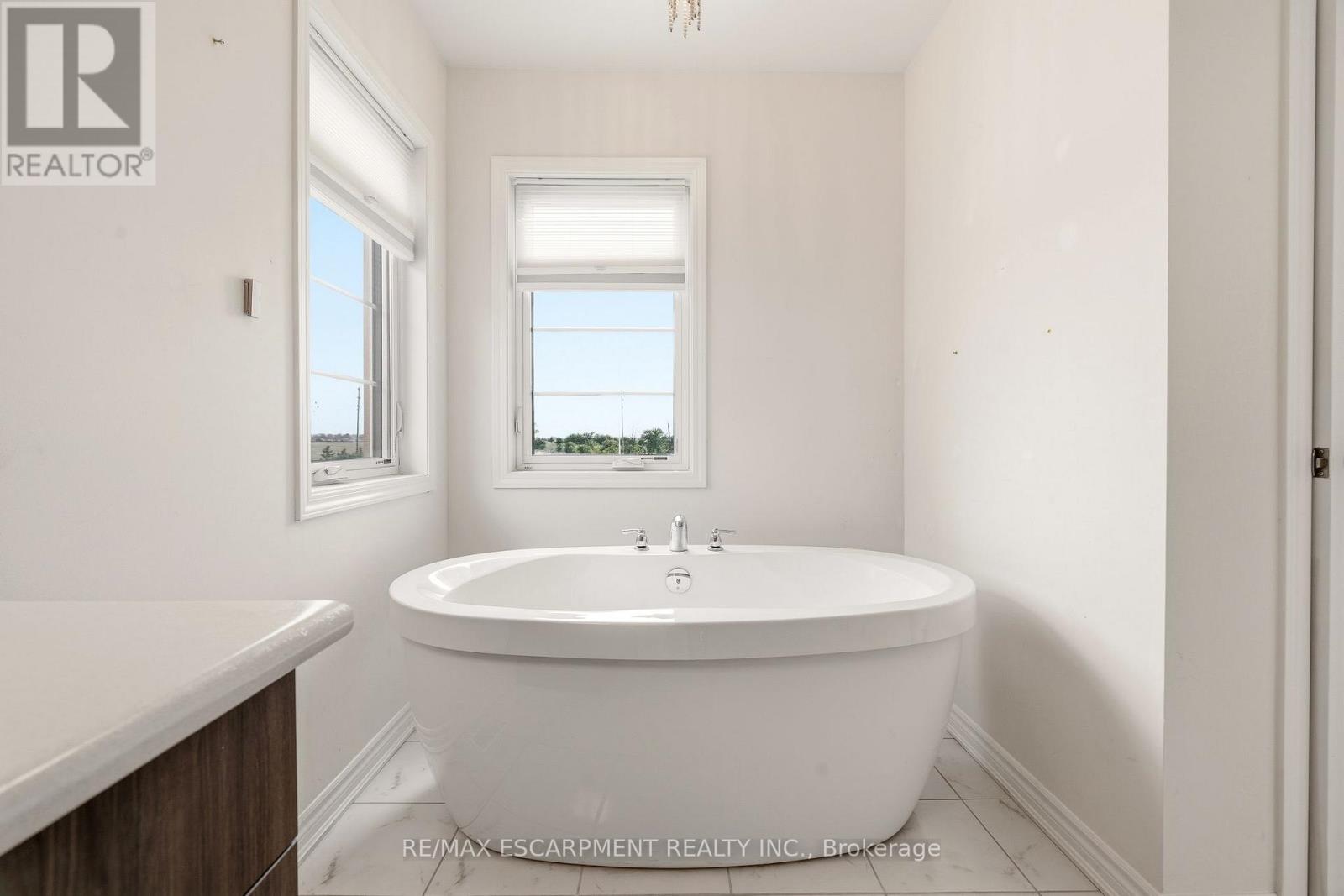 1364 Sycamore Garden, Milton, Ontario  L9E 1R3 - Photo 28 - W13175164