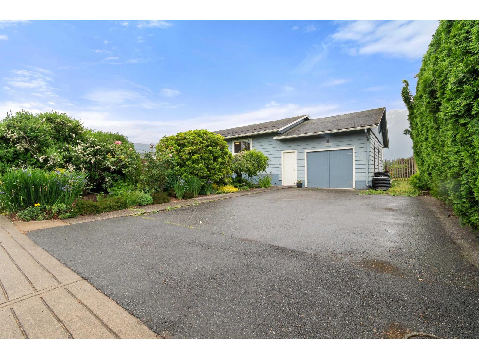 1732 Agassiz Avenue, Agassiz, Agassiz, British Columbia  V0M 1A3 - Photo 3 - R3124029