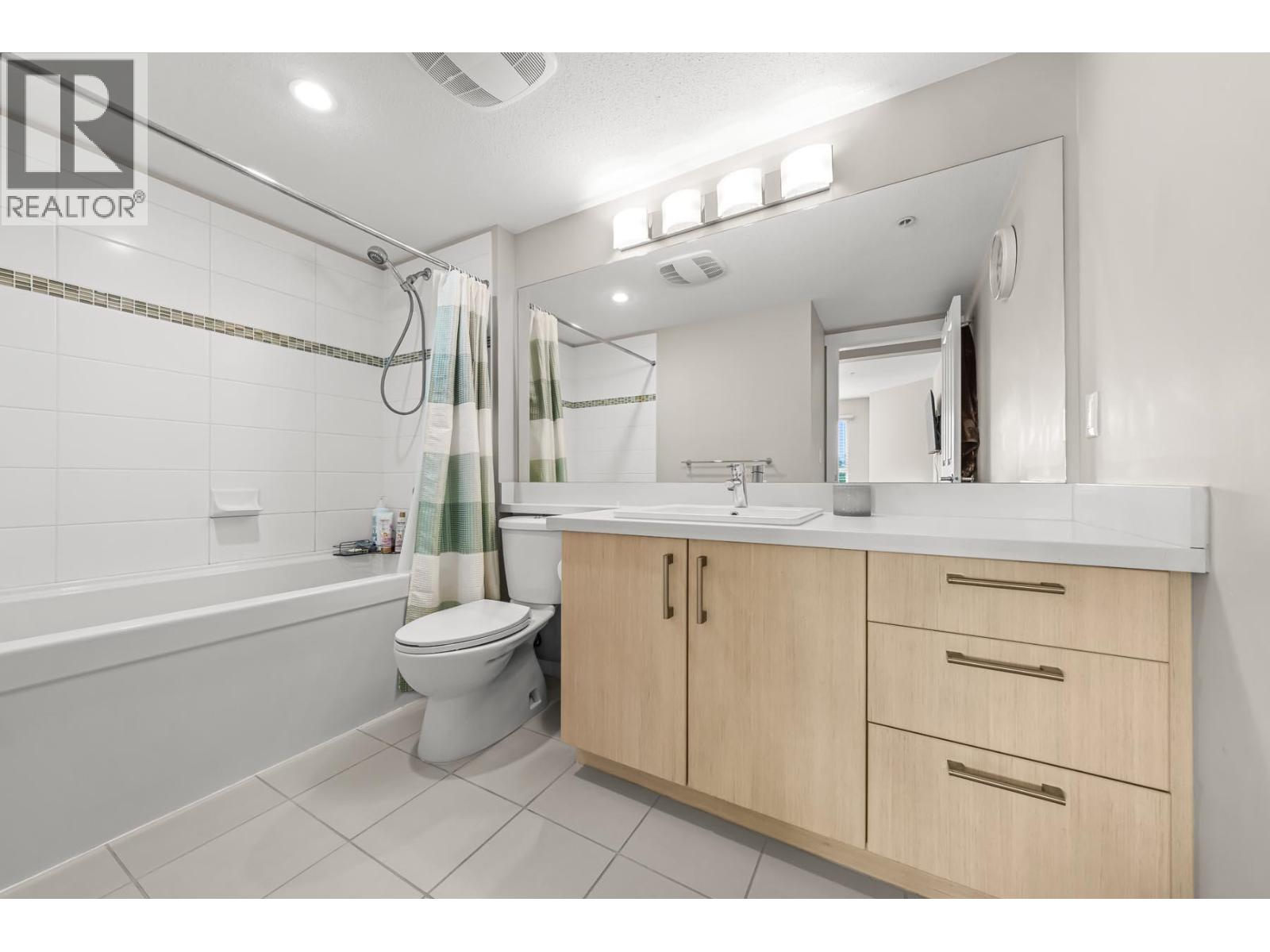 307 3178 Dayanee Springs Boulevard, Coquitlam, British Columbia  V3E 0B9 - Photo 18 - R3127981