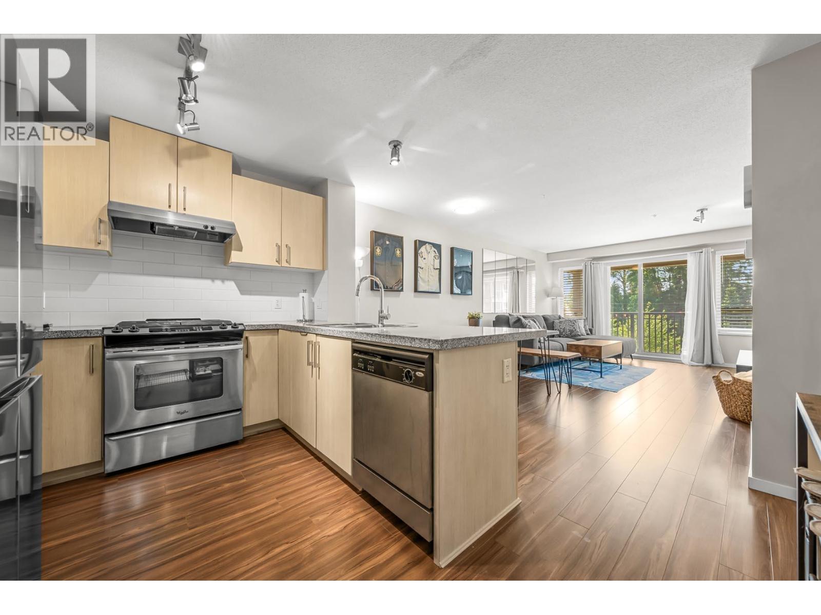 307 3178 Dayanee Springs Boulevard, Coquitlam, British Columbia  V3E 0B9 - Photo 3 - R3127981