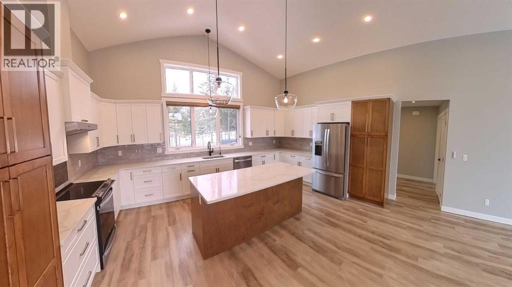 112 Meadow Ponds Drive, Rural Clearwater County, Alberta  T4T 2A2 - Photo 12 - A2293261