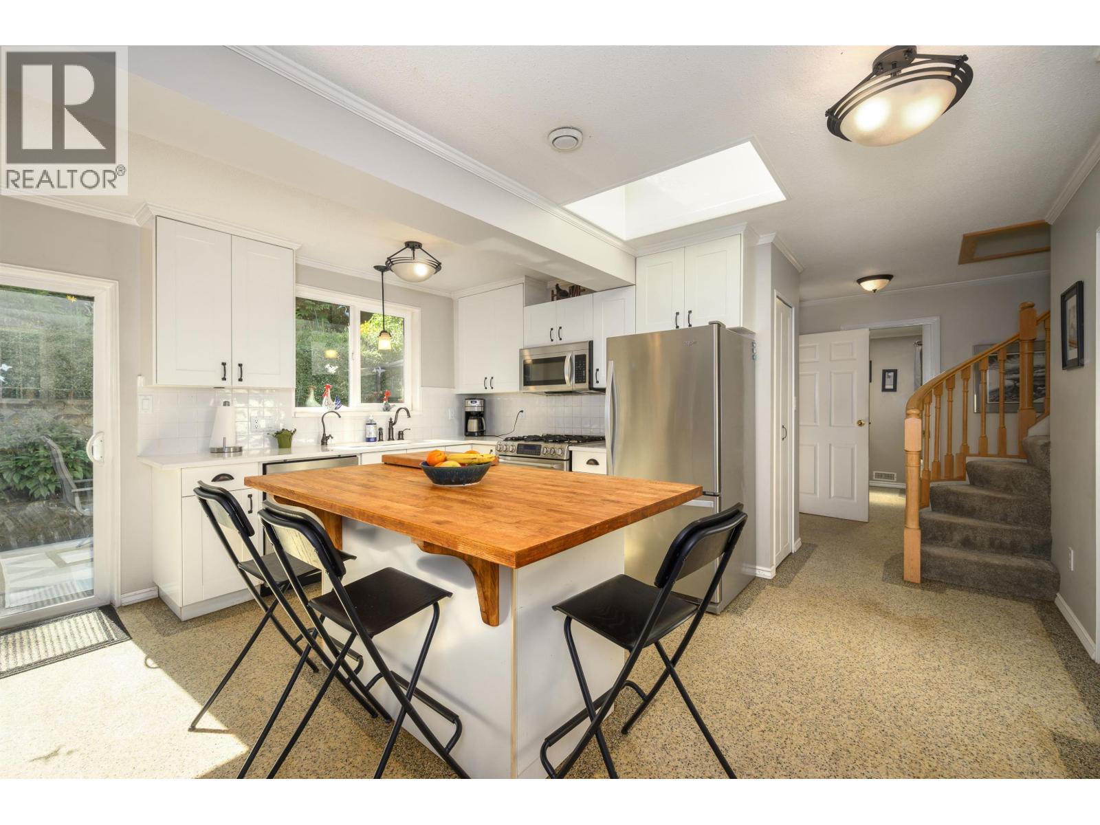 1747 Bellelynn Place, North Vancouver, British Columbia  V7J 2T9 - Photo 12 - R3127976