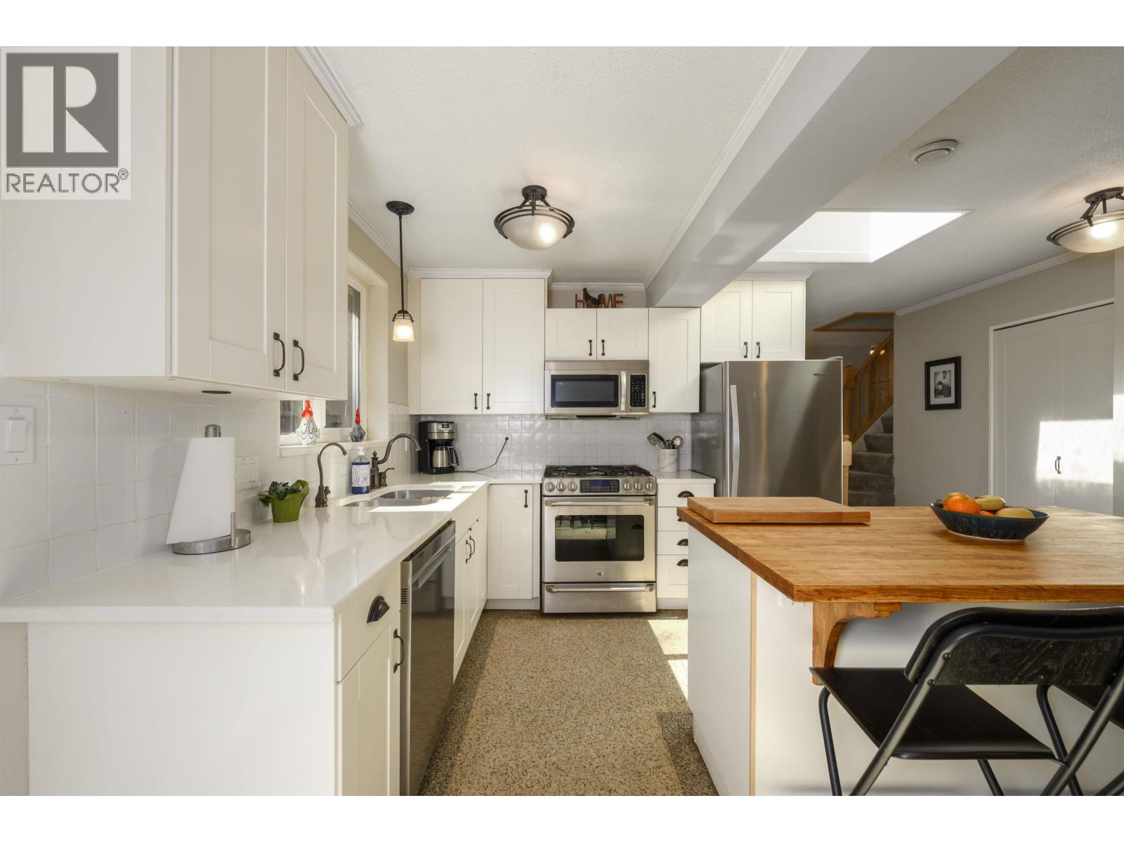 1747 Bellelynn Place, North Vancouver, British Columbia  V7J 2T9 - Photo 13 - R3127976