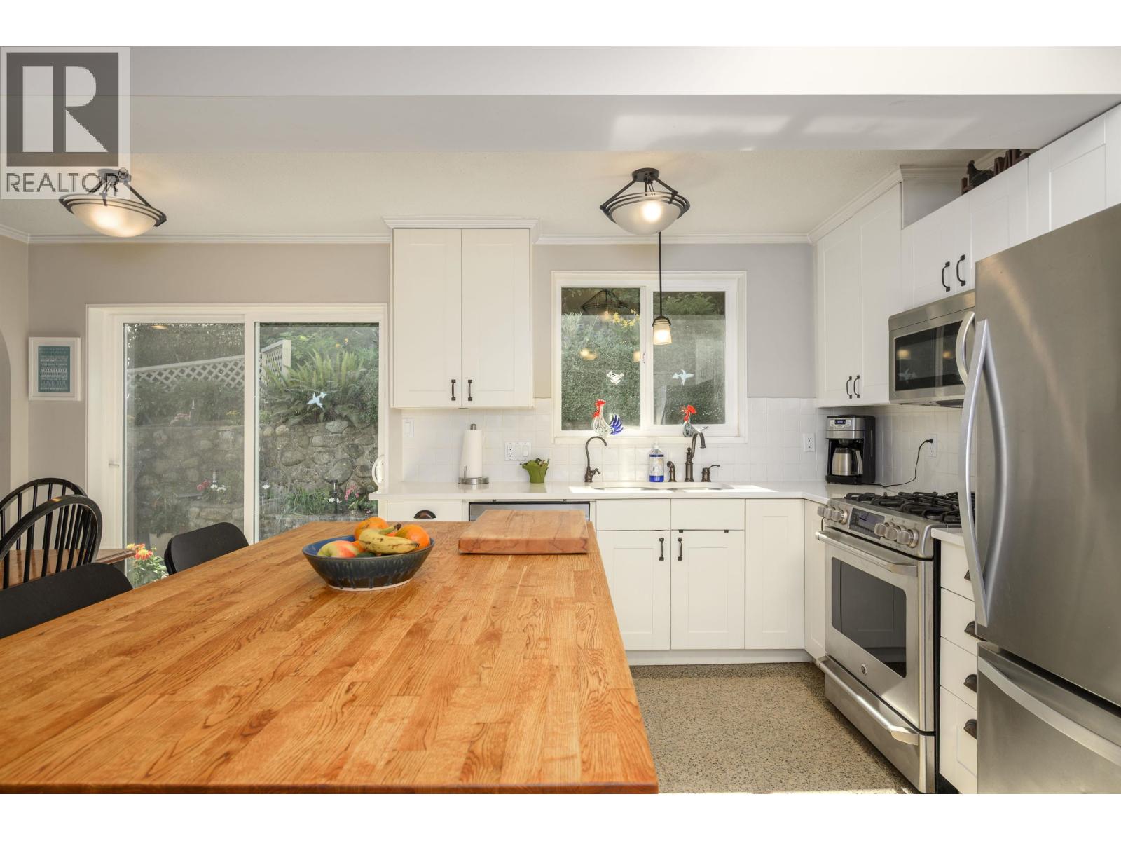 1747 Bellelynn Place, North Vancouver, British Columbia  V7J 2T9 - Photo 14 - R3127976