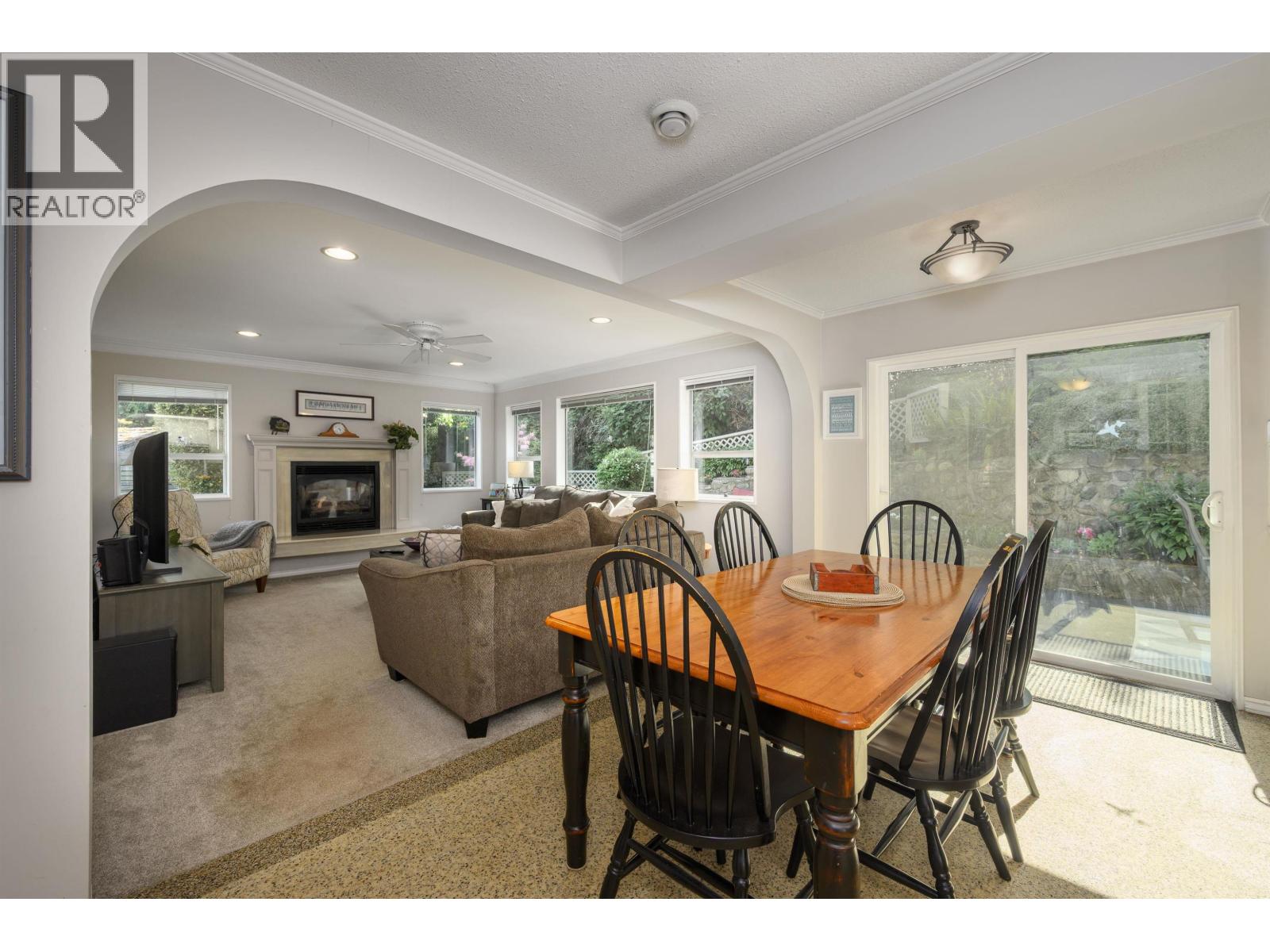 1747 Bellelynn Place, North Vancouver, British Columbia  V7J 2T9 - Photo 15 - R3127976