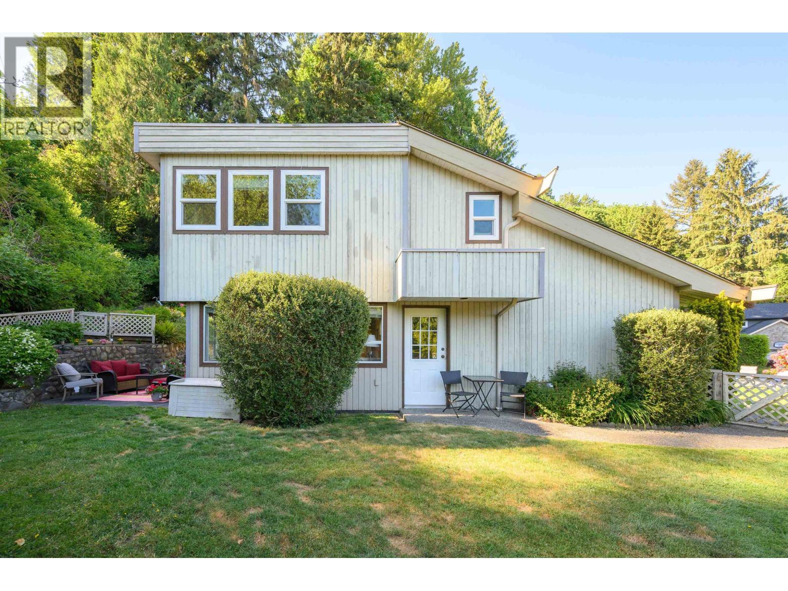 1747 Bellelynn Place, North Vancouver, British Columbia  V7J 2T9 - Photo 18 - R3127976