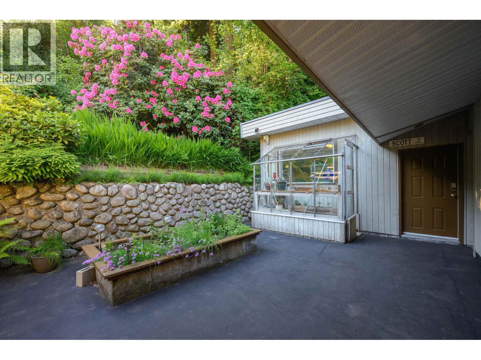 1747 Bellelynn Place, North Vancouver, British Columbia  V7J 2T9 - Photo 30 - R3127976