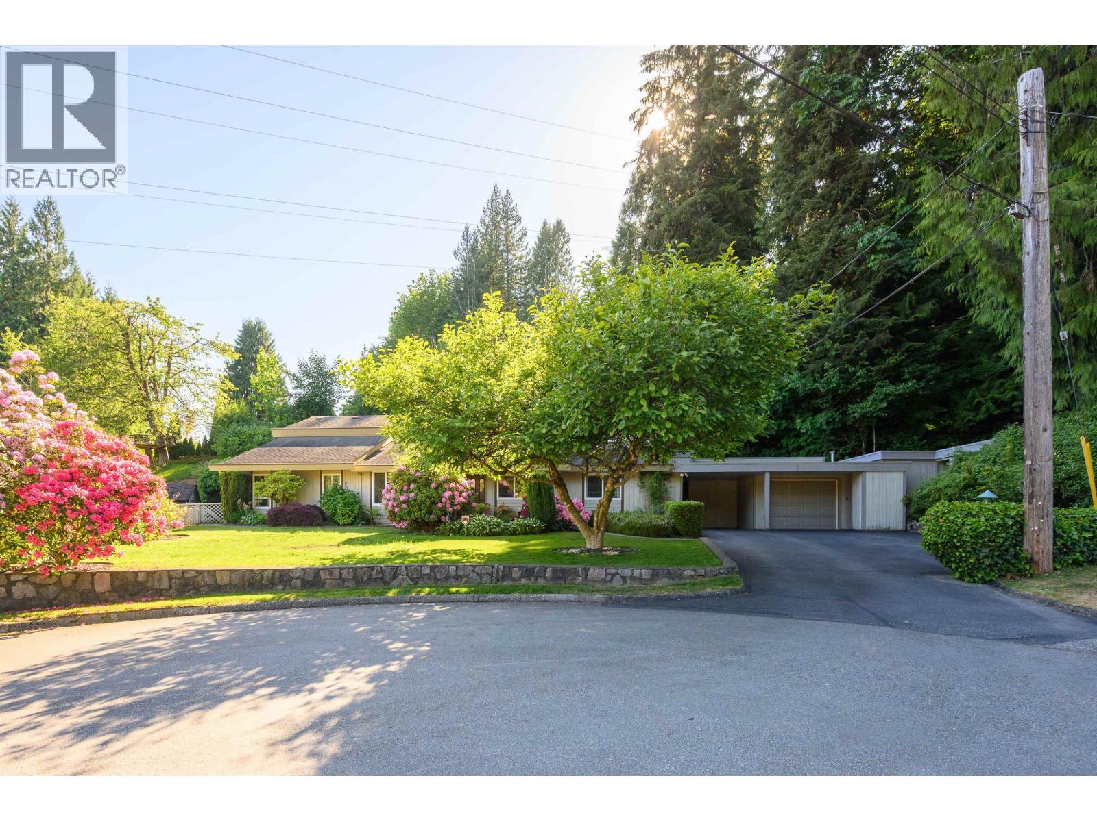 1747 Bellelynn Place, North Vancouver, British Columbia  V7J 2T9 - Photo 35 - R3127976