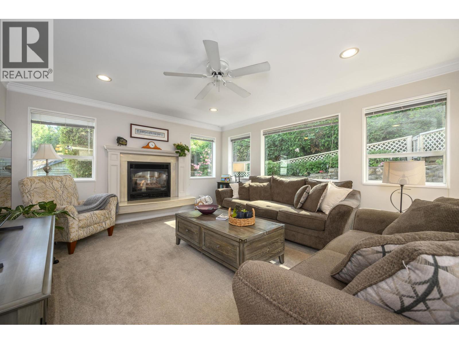 1747 Bellelynn Place, North Vancouver, British Columbia  V7J 2T9 - Photo 8 - R3127976
