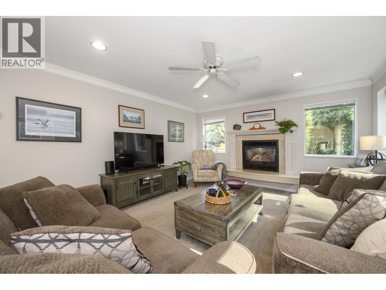 1747 Bellelynn Place, North Vancouver, British Columbia  V7J 2T9 - Photo 9 - R3127976