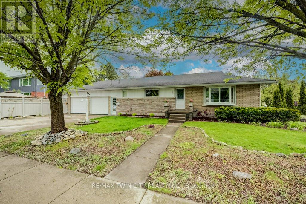 196 LOURDES STREET, Waterloo, Ontario