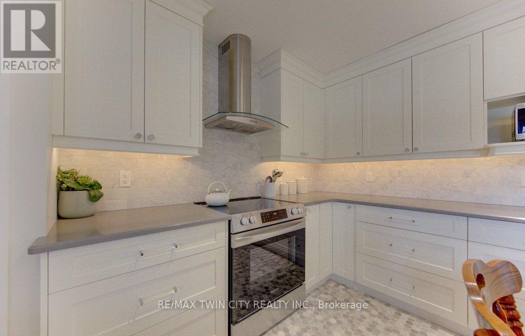 196 Lourdes Street, Waterloo, Ontario  N2L 1N7 - Photo 13 - X13174698