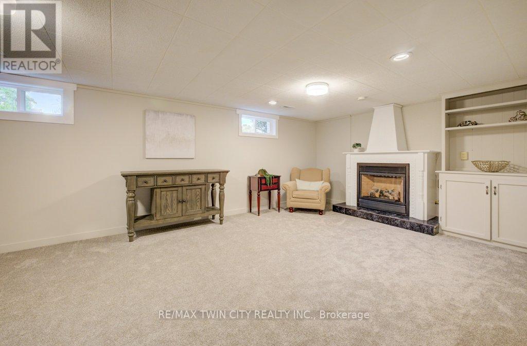 196 Lourdes Street, Waterloo, Ontario  N2L 1N7 - Photo 20 - X13174698