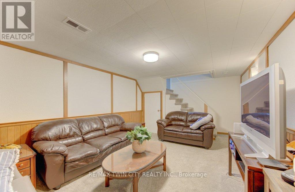 196 Lourdes Street, Waterloo, Ontario  N2L 1N7 - Photo 23 - X13174698