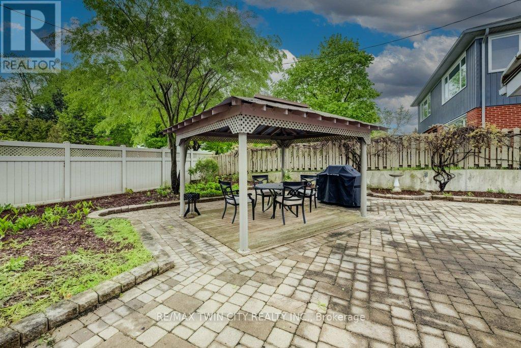 196 Lourdes Street, Waterloo, Ontario  N2L 1N7 - Photo 31 - X13174698