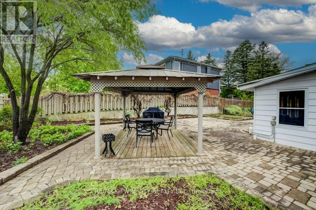 196 Lourdes Street, Waterloo, Ontario  N2L 1N7 - Photo 33 - X13174698
