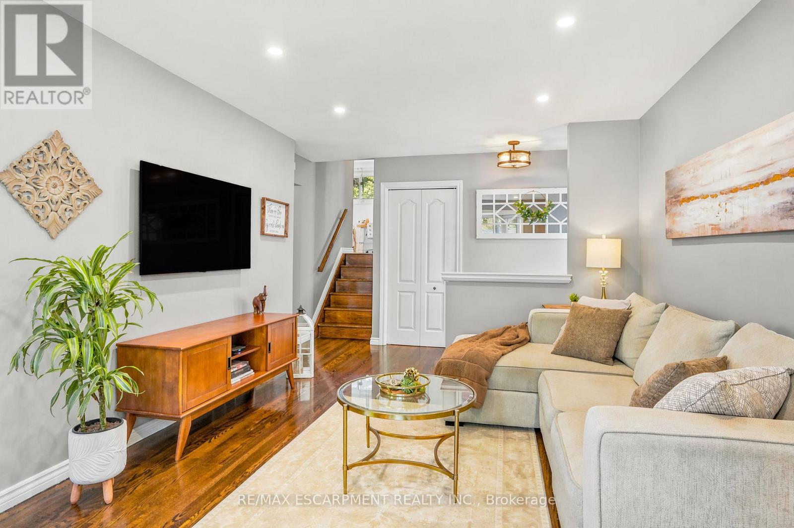 35 Gretna Court, Hamilton, Ontario  L9C 4V1 - Photo 7 - X13174724