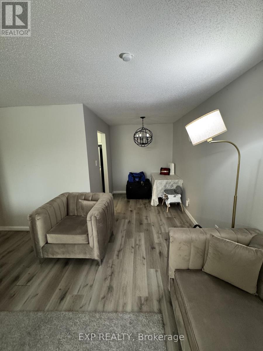 60 - 136 Conway Drive, London South, Ontario  N6E 3N1 - Photo 3 - X13174832