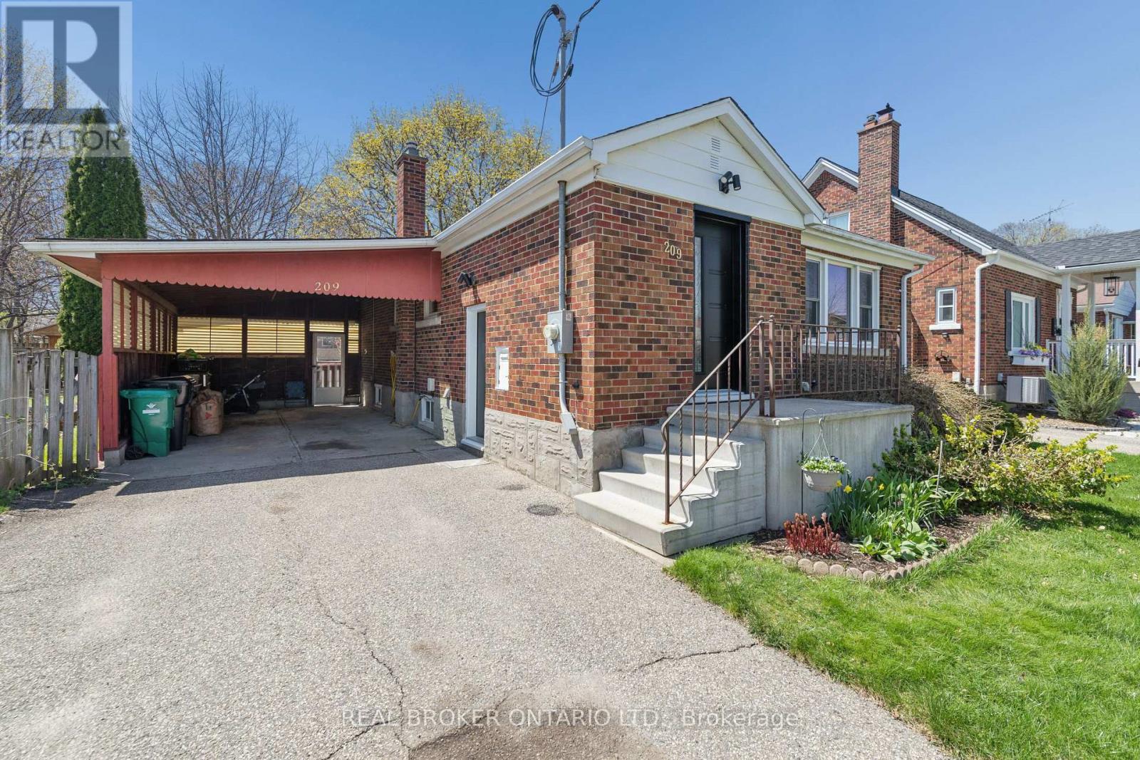 209 Bedford Road, Kitchener, Ontario  N2G 3A5 - Photo 3 - X13174990