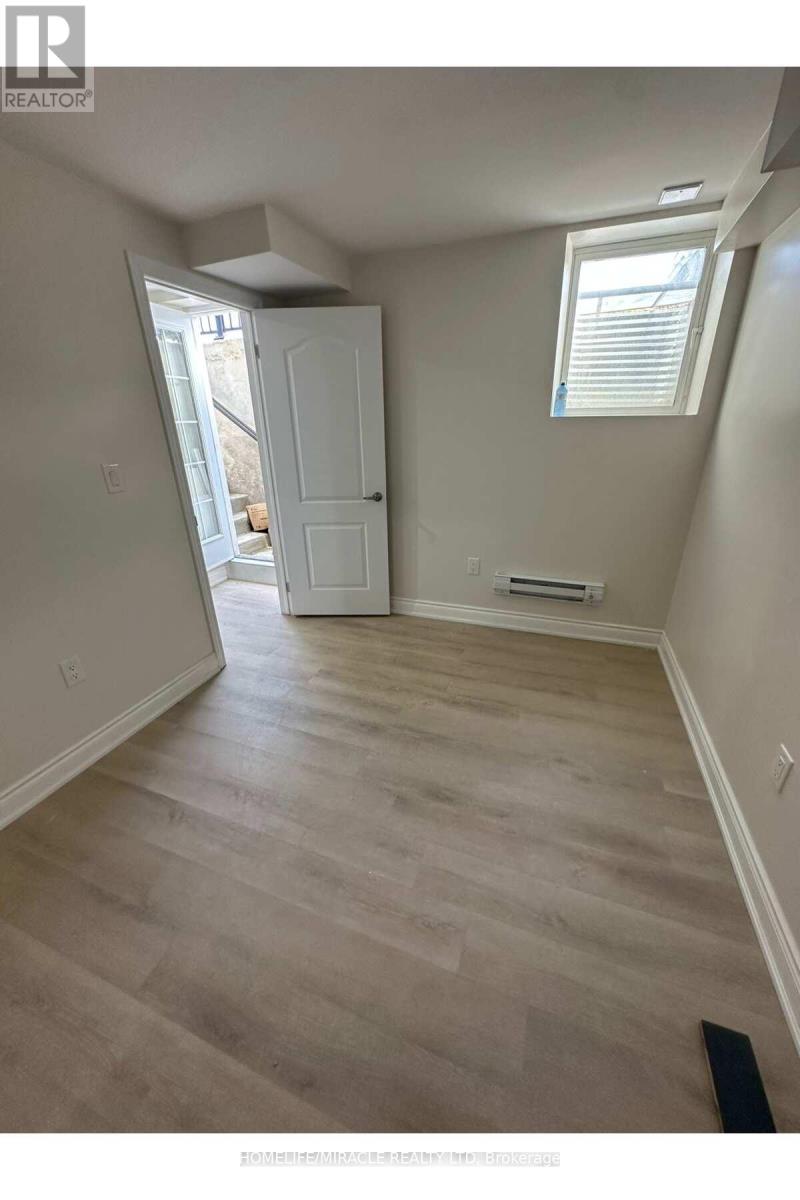 LOWER - 170 GILLESPIE DRIVE, Brantford, Ontario