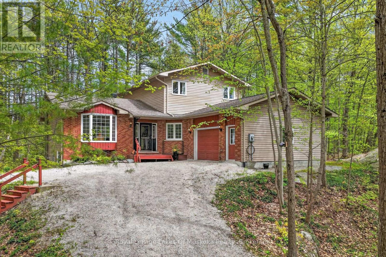 19 THE GRANITE BLUFF, Bracebridge, Ontario