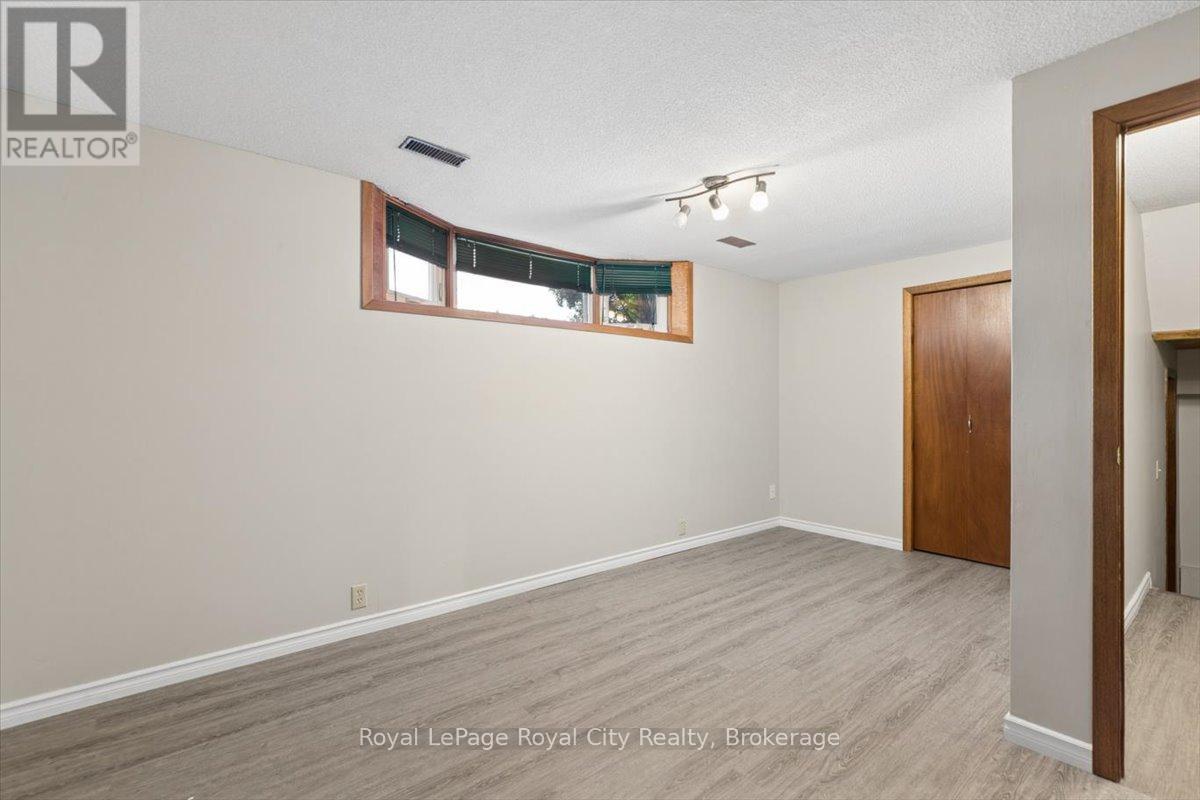 4 Smart Street, Guelph (Kortright West), Ontario  N1G 4K9 - Photo 28 - X13175292