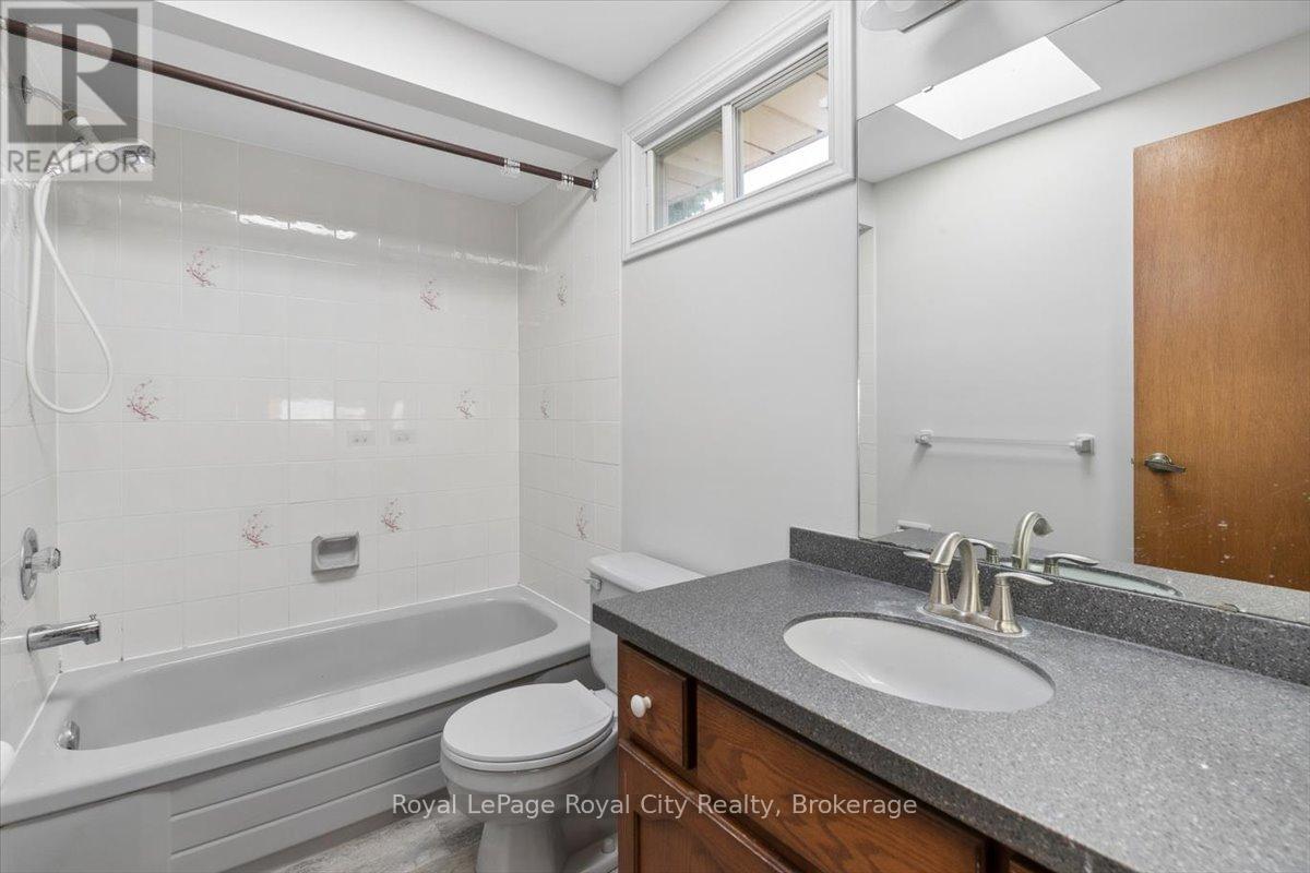 4 Smart Street, Guelph (Kortright West), Ontario  N1G 4K9 - Photo 31 - X13175292