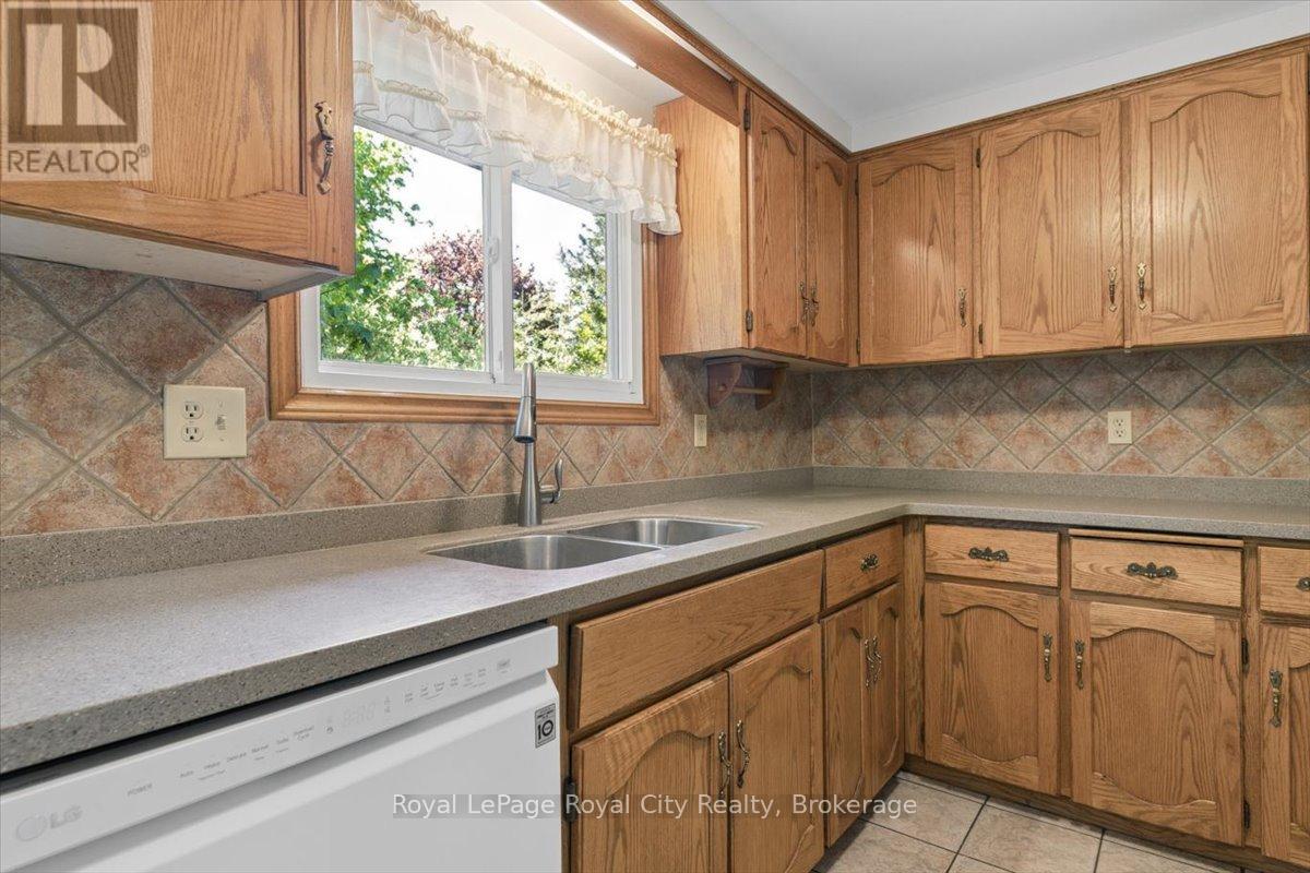 4 Smart Street, Guelph (Kortright West), Ontario  N1G 4K9 - Photo 7 - X13175292