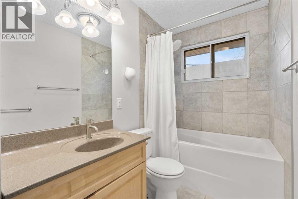 2420 Langriville Drive SW, Calgary, Alberta  T3E 5G8 - Photo 23 - A2312635