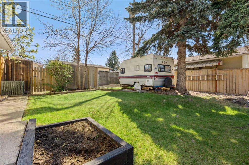 2420 Langriville Drive SW, Calgary, Alberta  T3E 5G8 - Photo 41 - A2312635